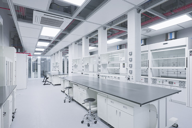 白塔实验室革新：安全与科技的现代融合